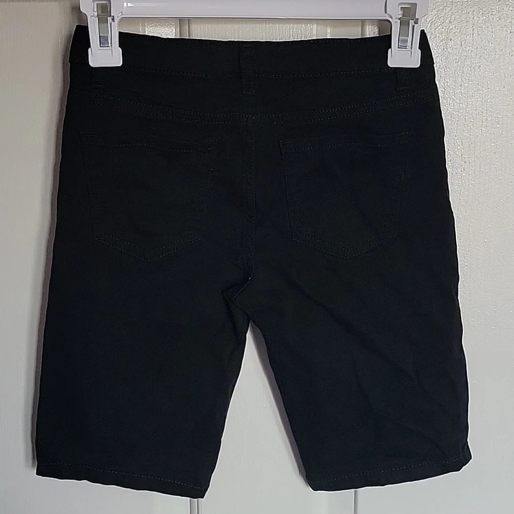 Childrens Place boys black shorts, size 10.